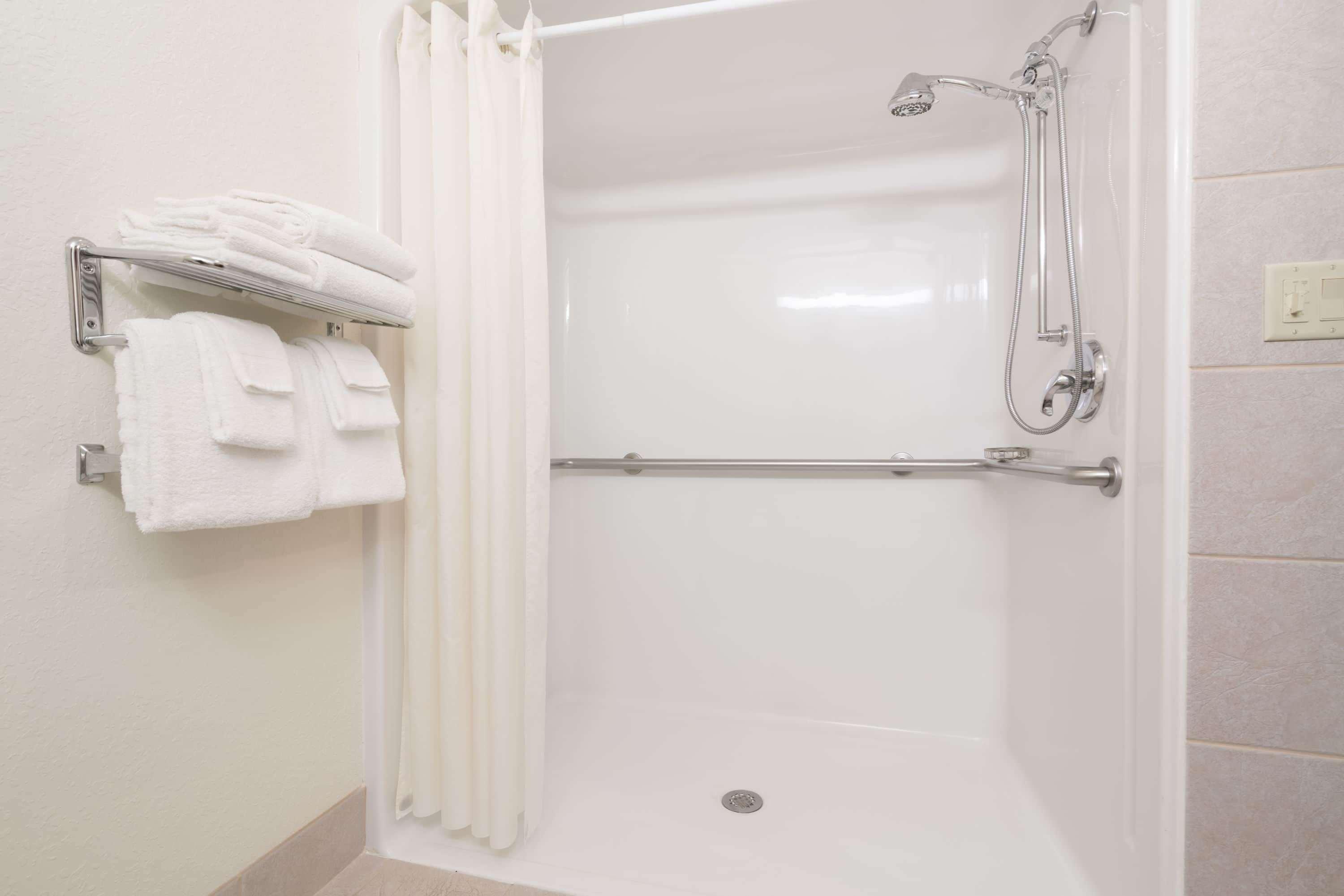 Microtel Inn & Suites By Wyndham Rice Lake Luaran gambar